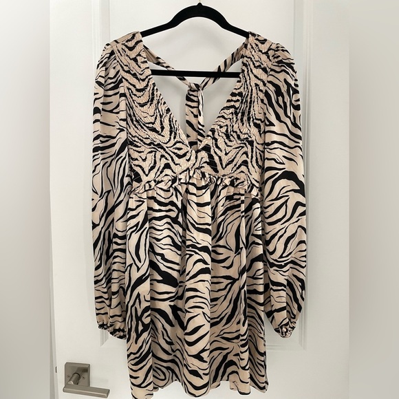 Show Me Your Mumu Social Mini Dress Size Small Black Cream Zebra Print Party 10 - Picture 2 of 10